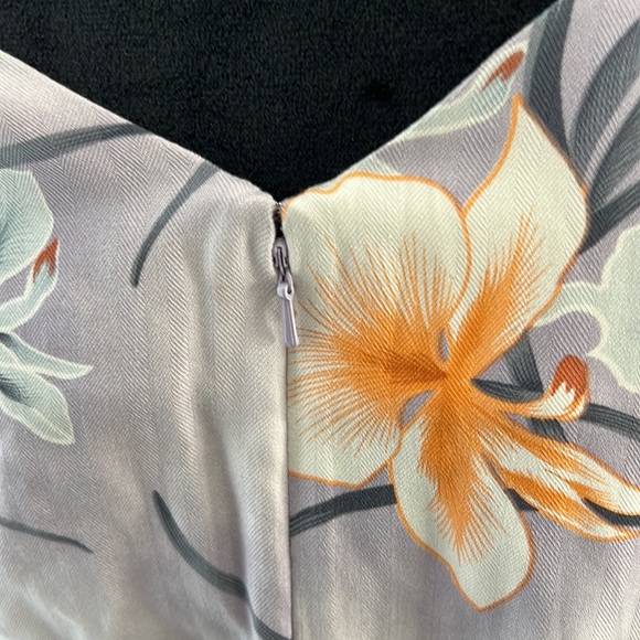 Tommy Bahama Women’s 100% Silk Lilac Floral Top, Size S - Picture 7 of 8